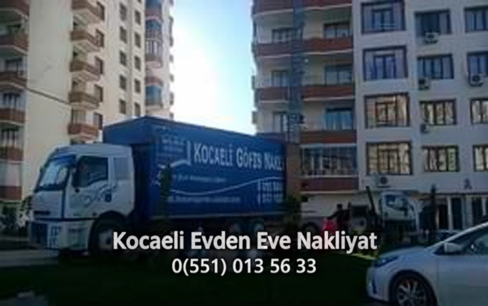 Nakliye aracı ve sahadaki taşıma çalışması